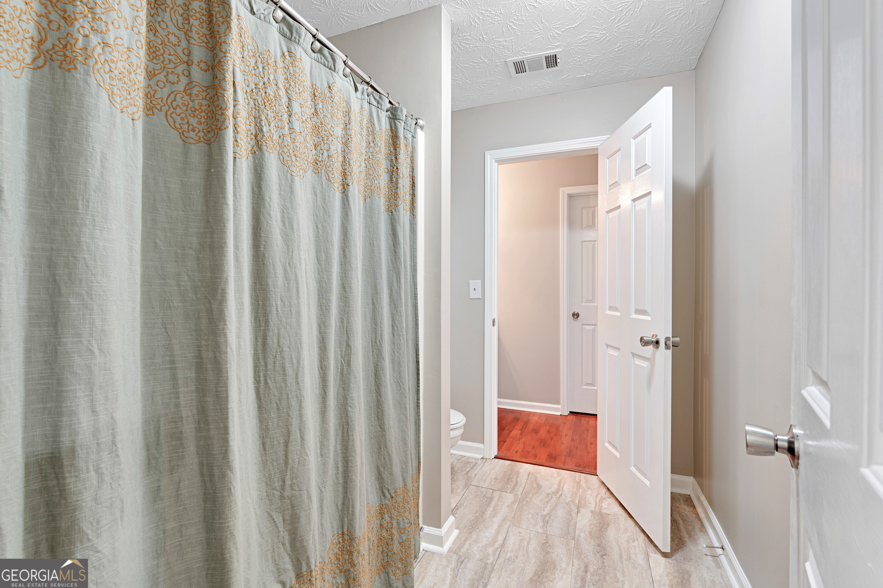 Lanier Country Club Estates - Residential