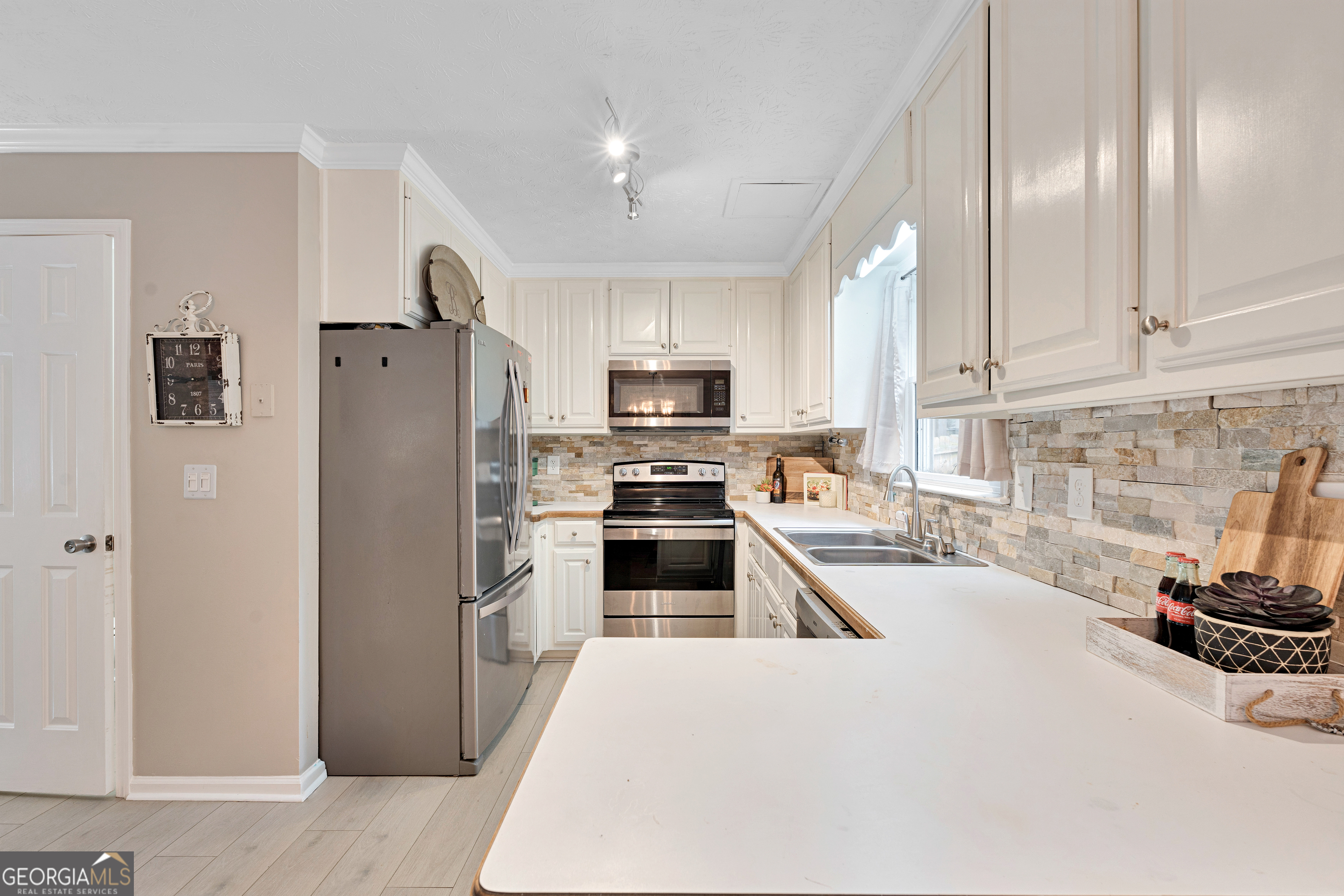 Lanier Country Club Estates - Residential