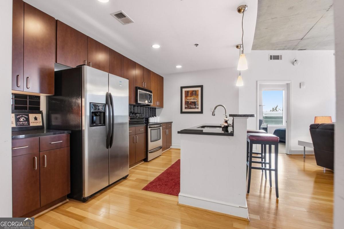 44 Peachtree PL NE 424