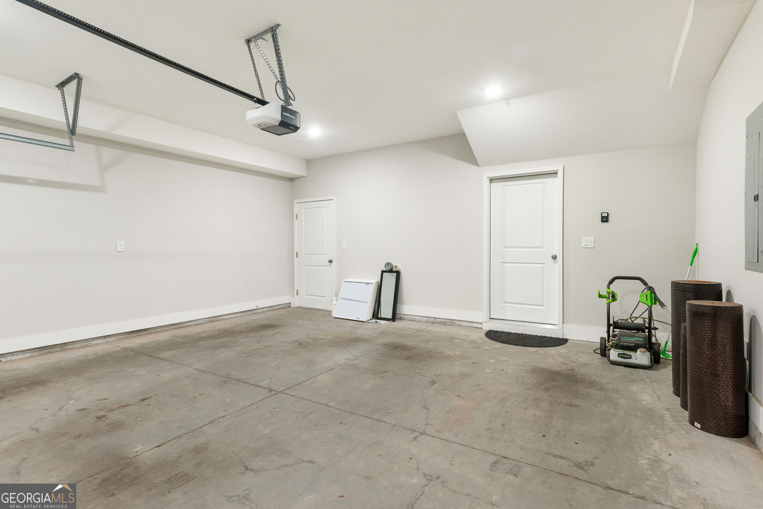 Atlanta, Georgia 30318, United States, 3 Bedrooms Bedrooms, ,4 BathroomsBathrooms,Residential,Active,120658