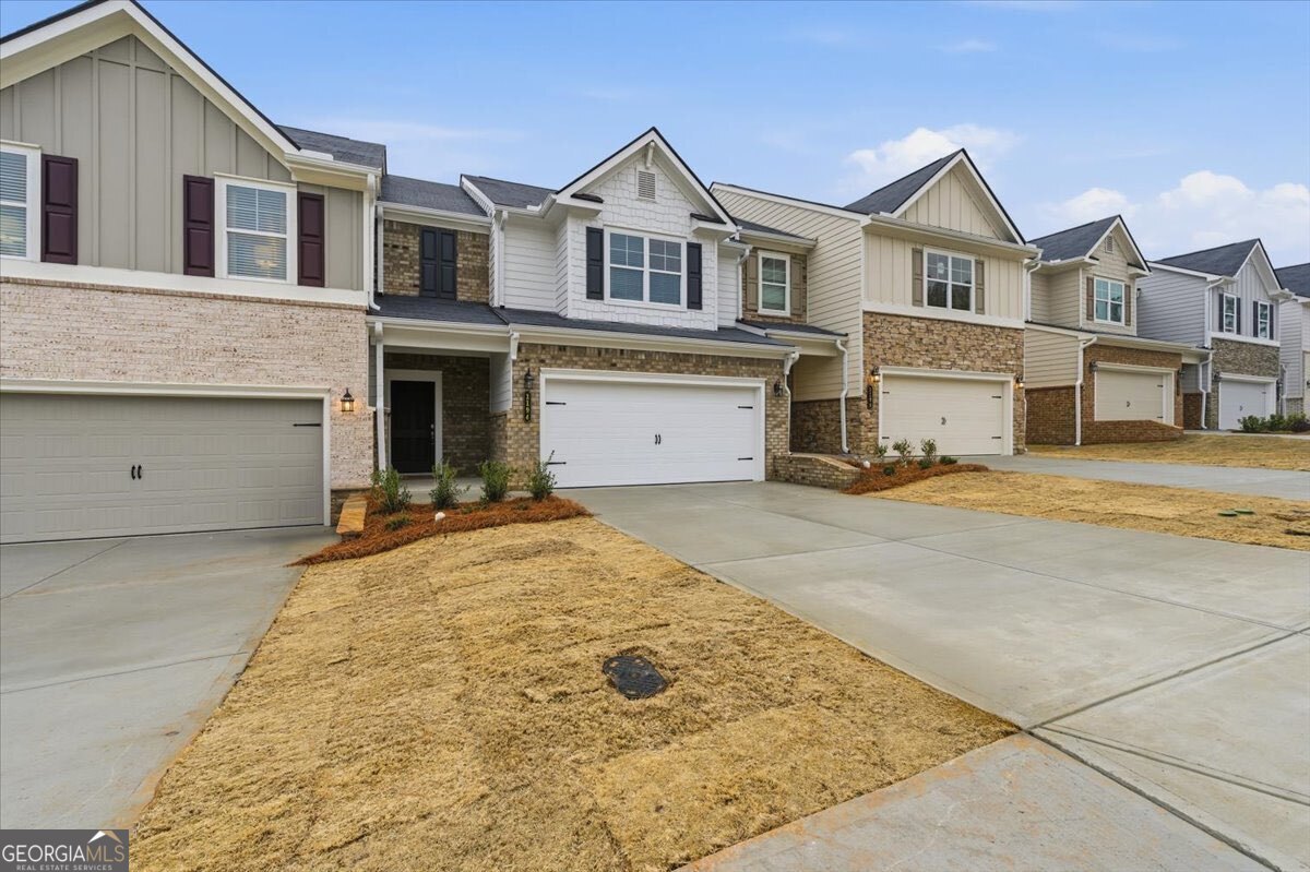 1194 PARK CENTER CIR