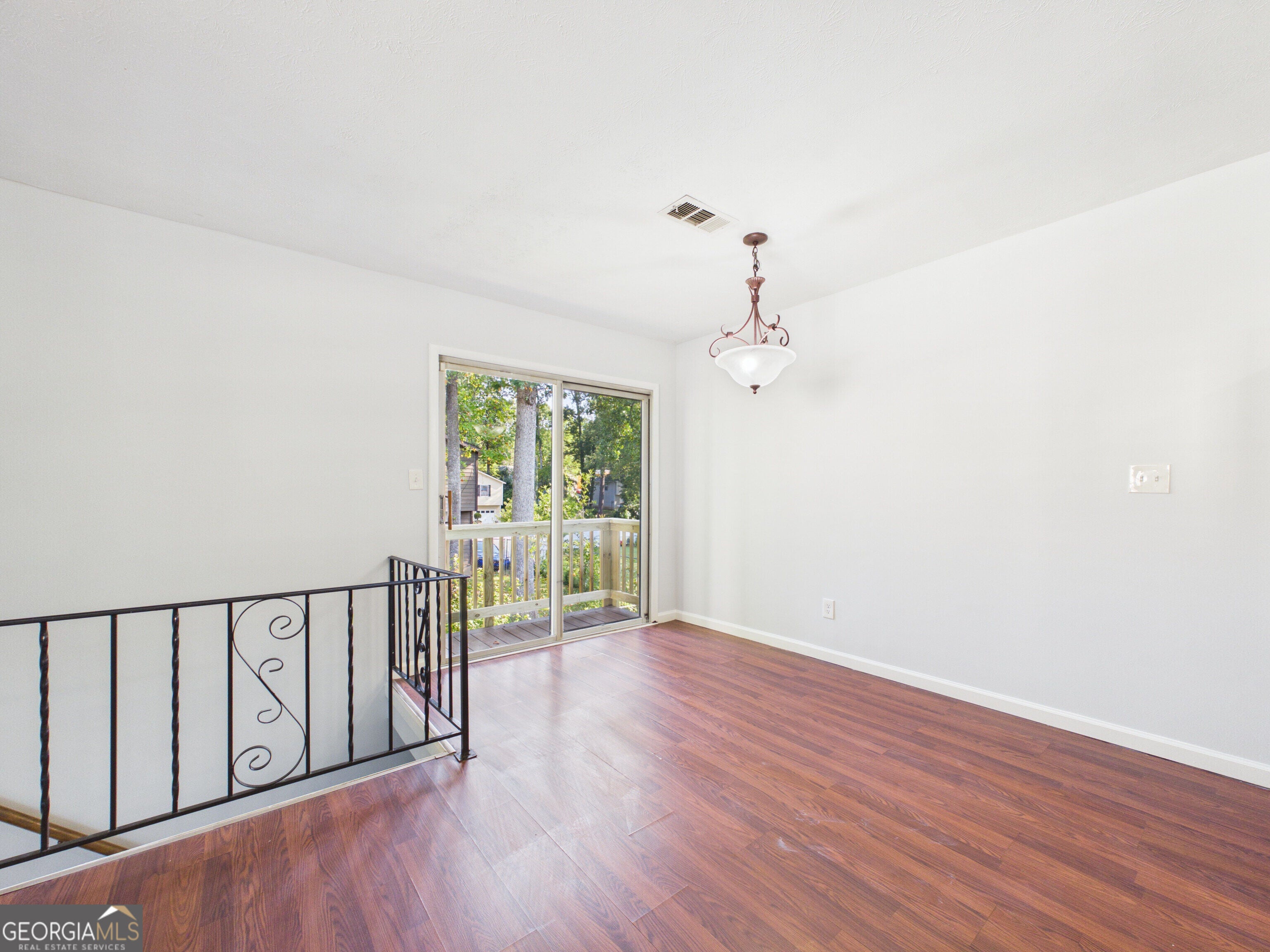 1315 Old Coach RD SW