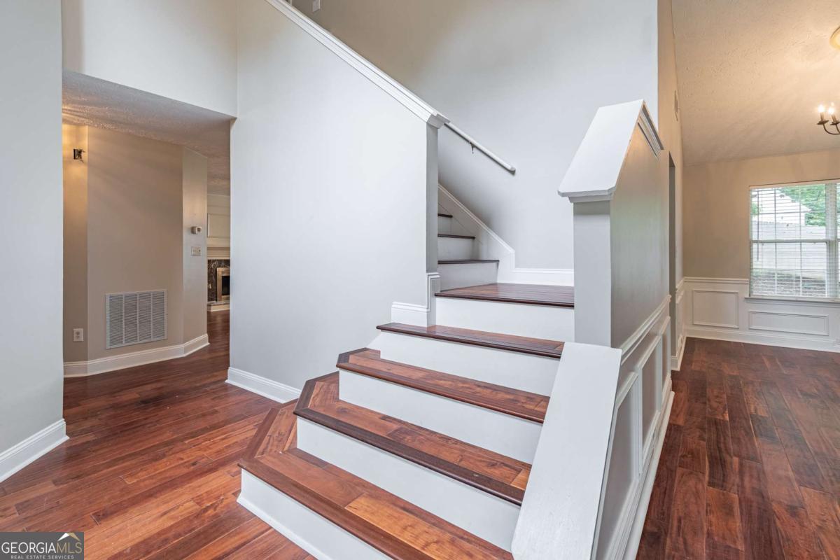1035 Arborhill LN