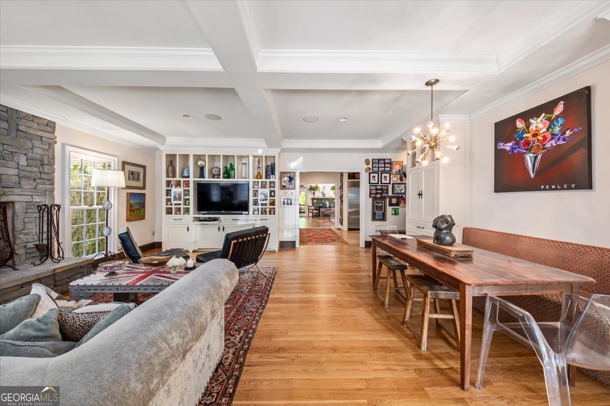 684 Richmond Hill CT