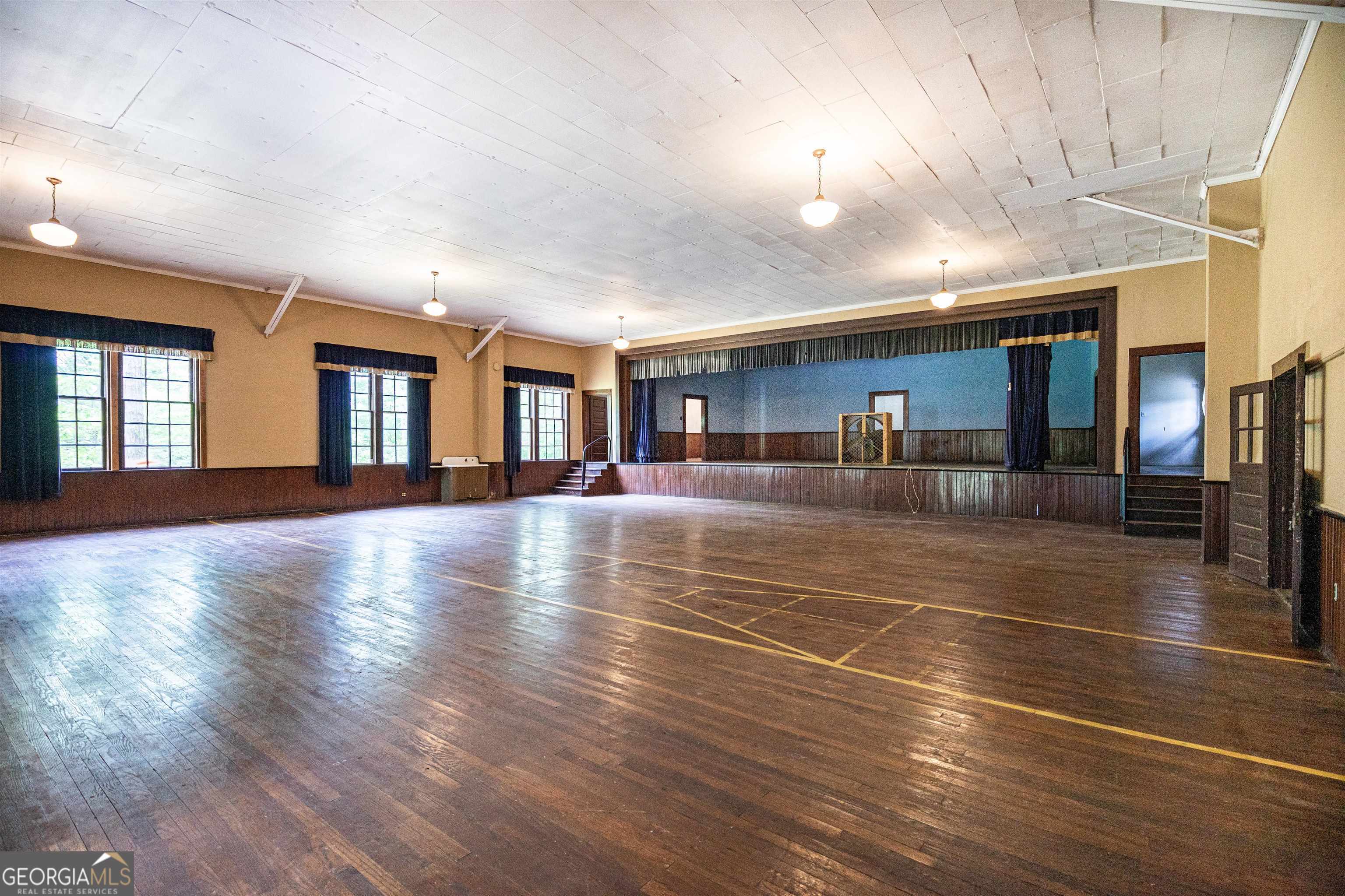3444 Robert Hayes RD