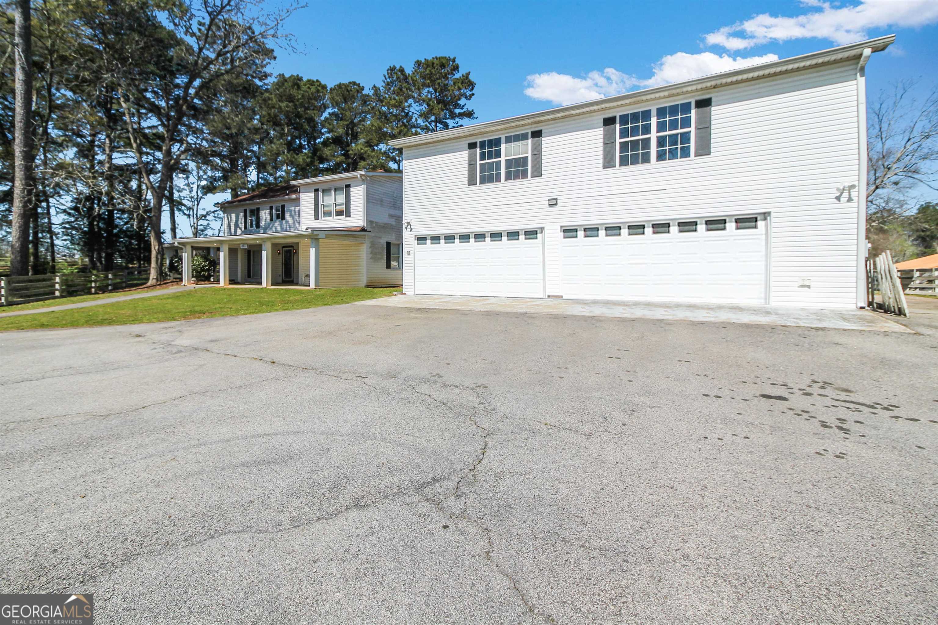 387 Colvin DR
