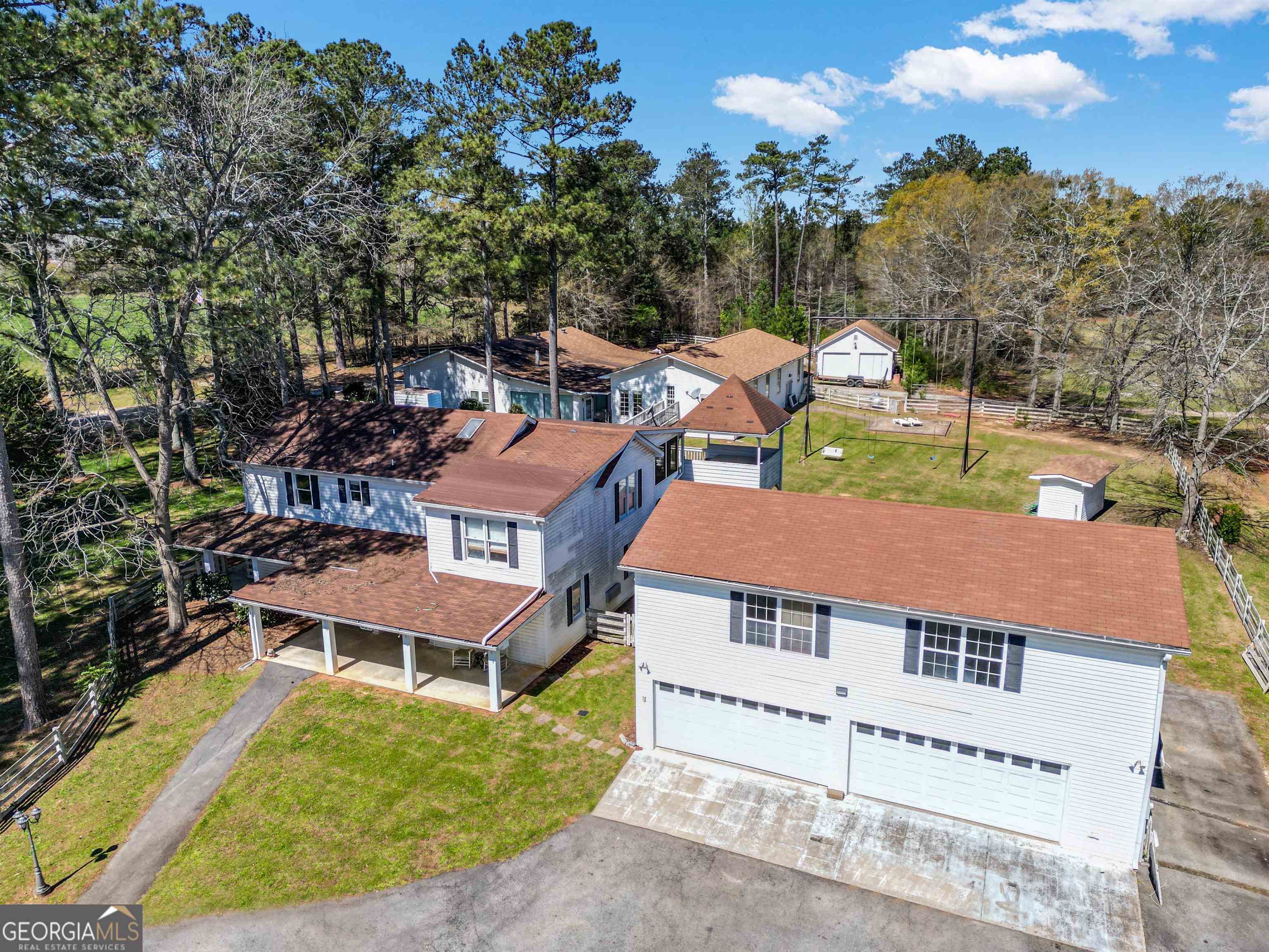 387 Colvin DR
