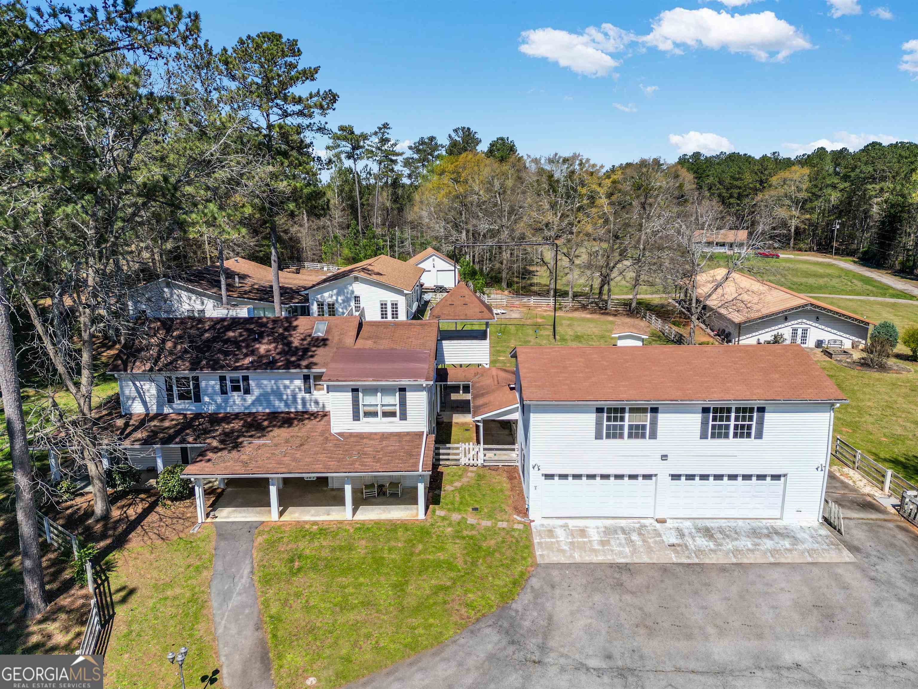 387 Colvin DR