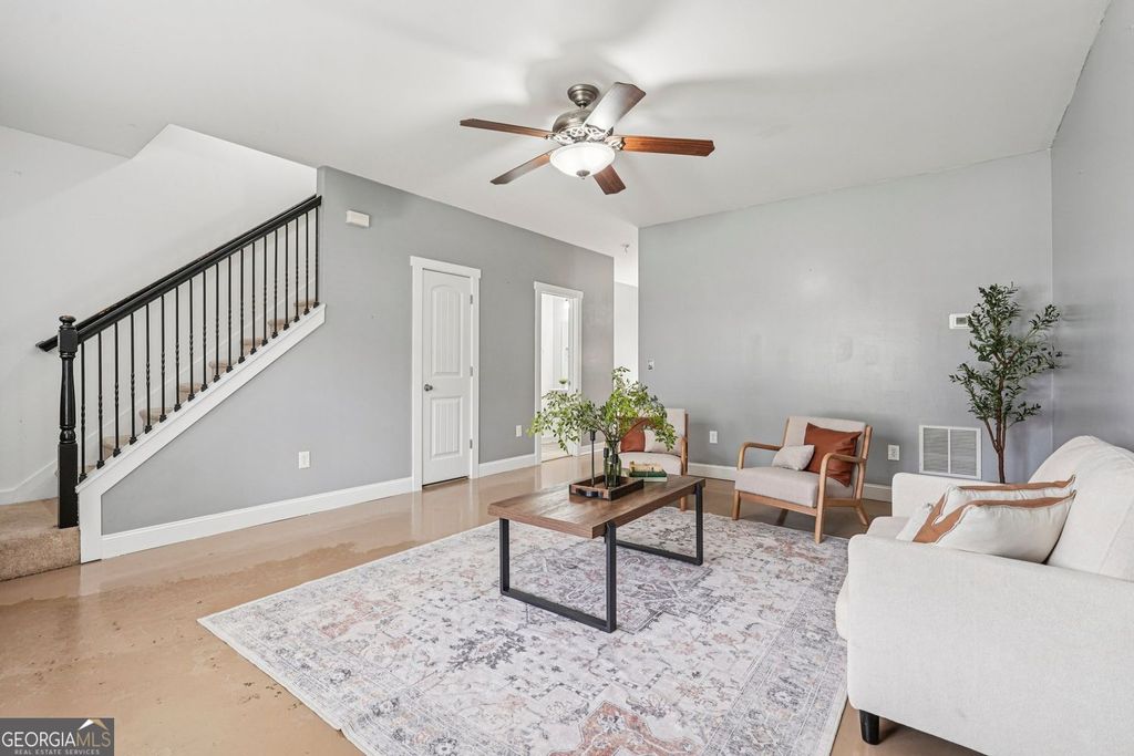 Photo of 407 N Lake Drive #G-4, Carrollton, GA 30117 (MLS # 10722024)