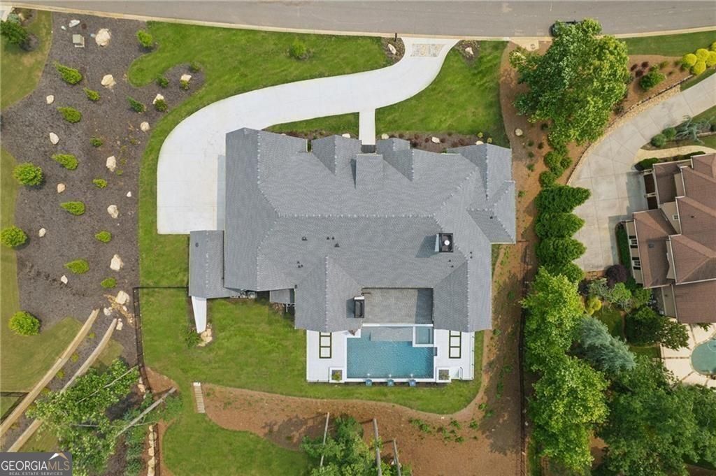245 Traditions DR