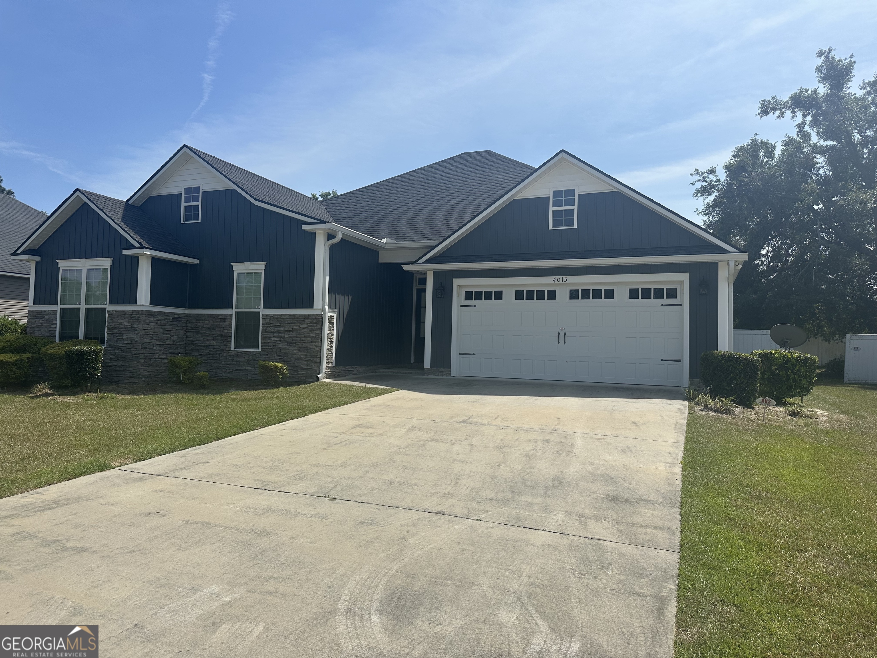 4015 Hawthorne DR