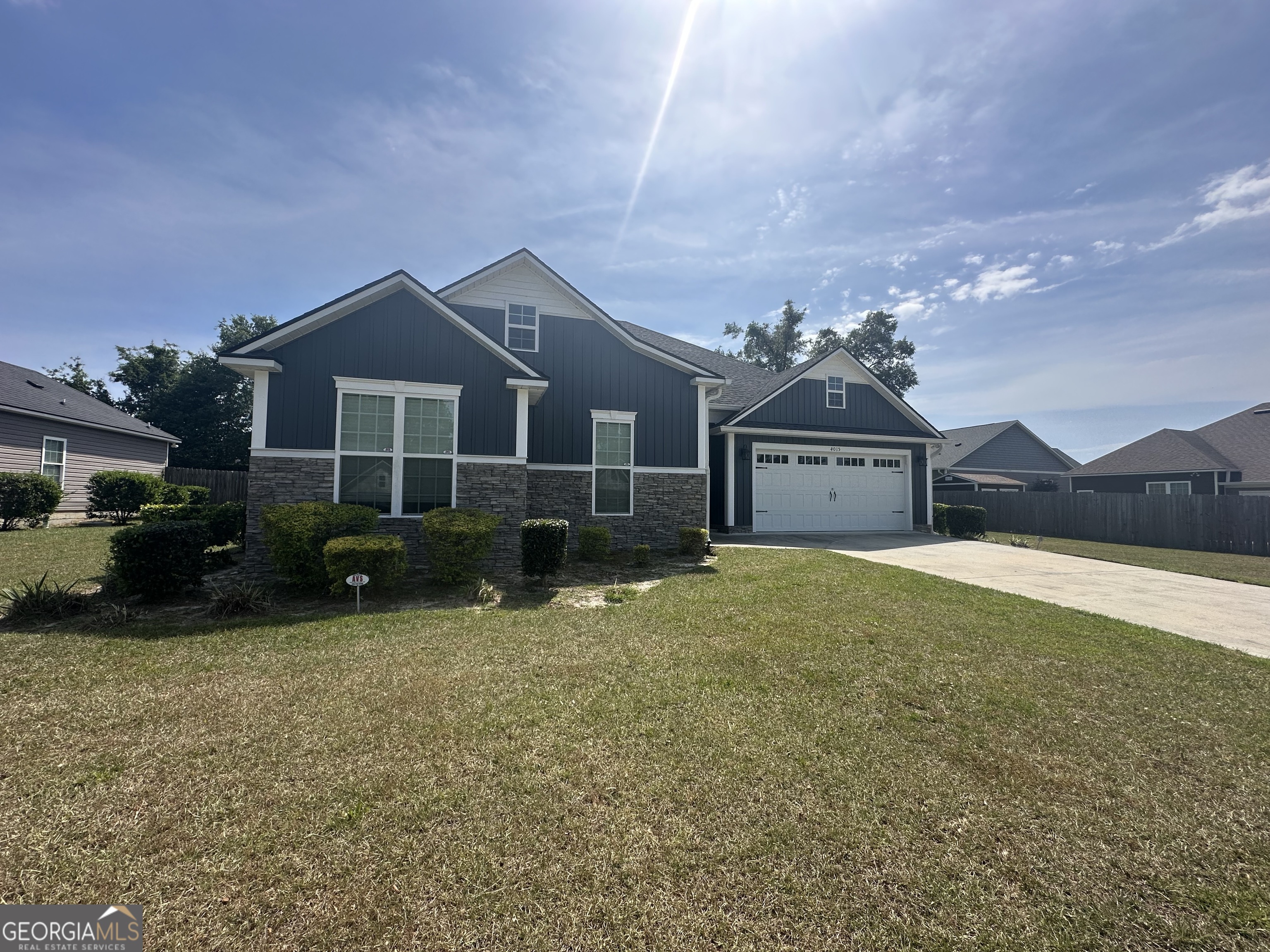 4015 Hawthorne DR