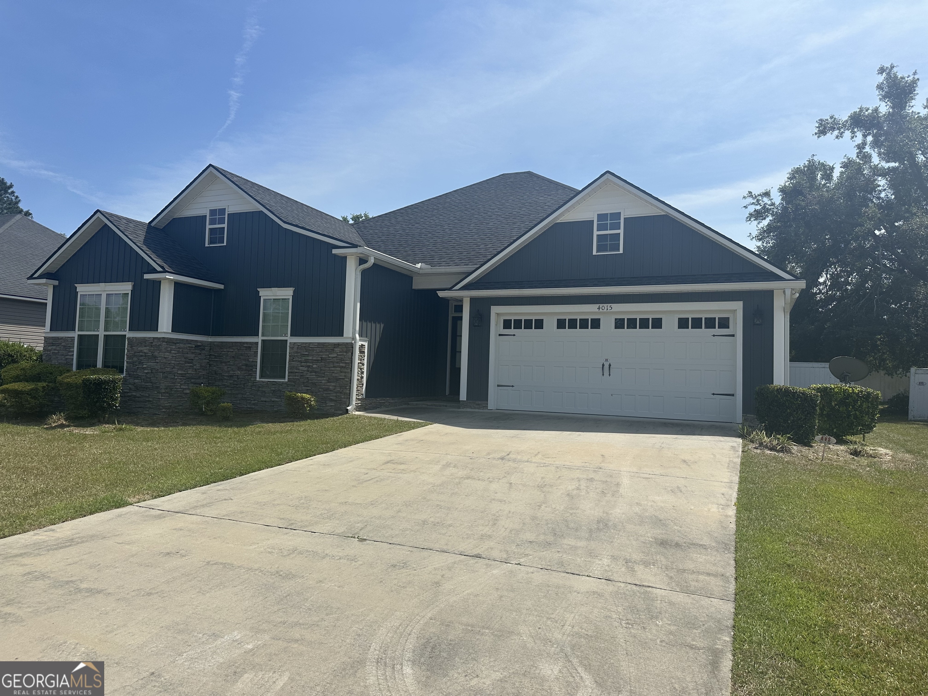 4015 Hawthorne DR