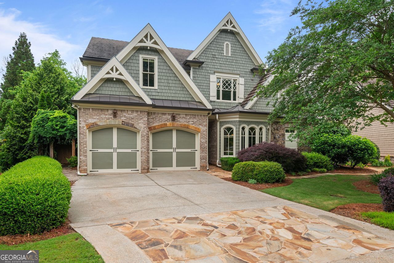 2490 HILLANDALE CIR