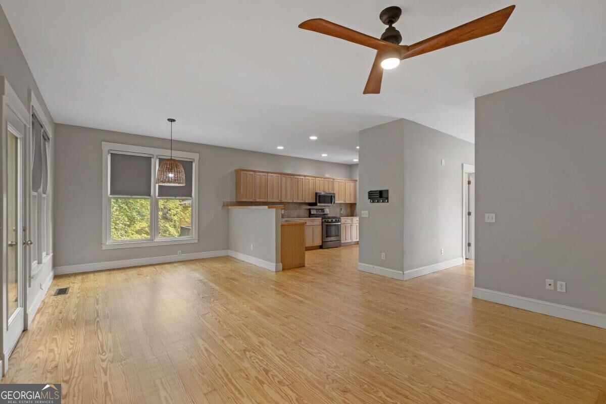 2443 Claude ST NW
