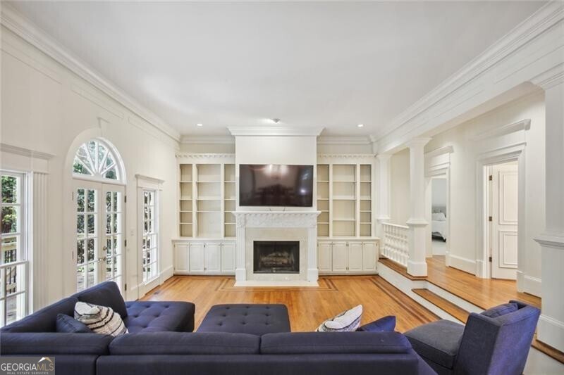 2770 Carmon On Wesley NW