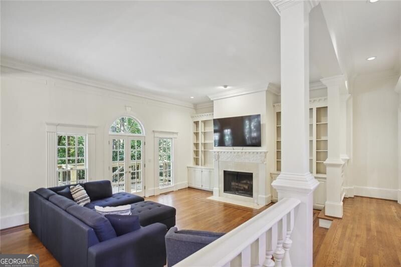 2770 Carmon On Wesley NW