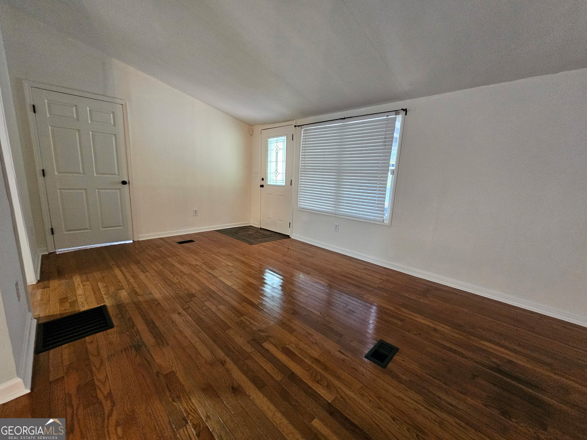122 Ridge DR