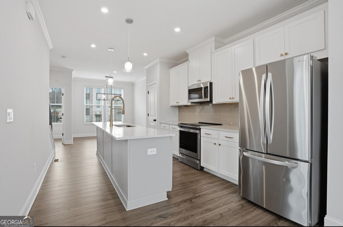 2631 Creekside DR NW