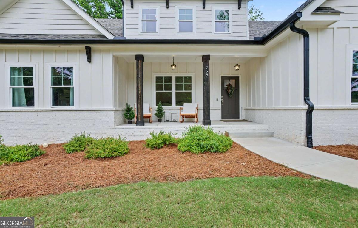727 Old Collins RD