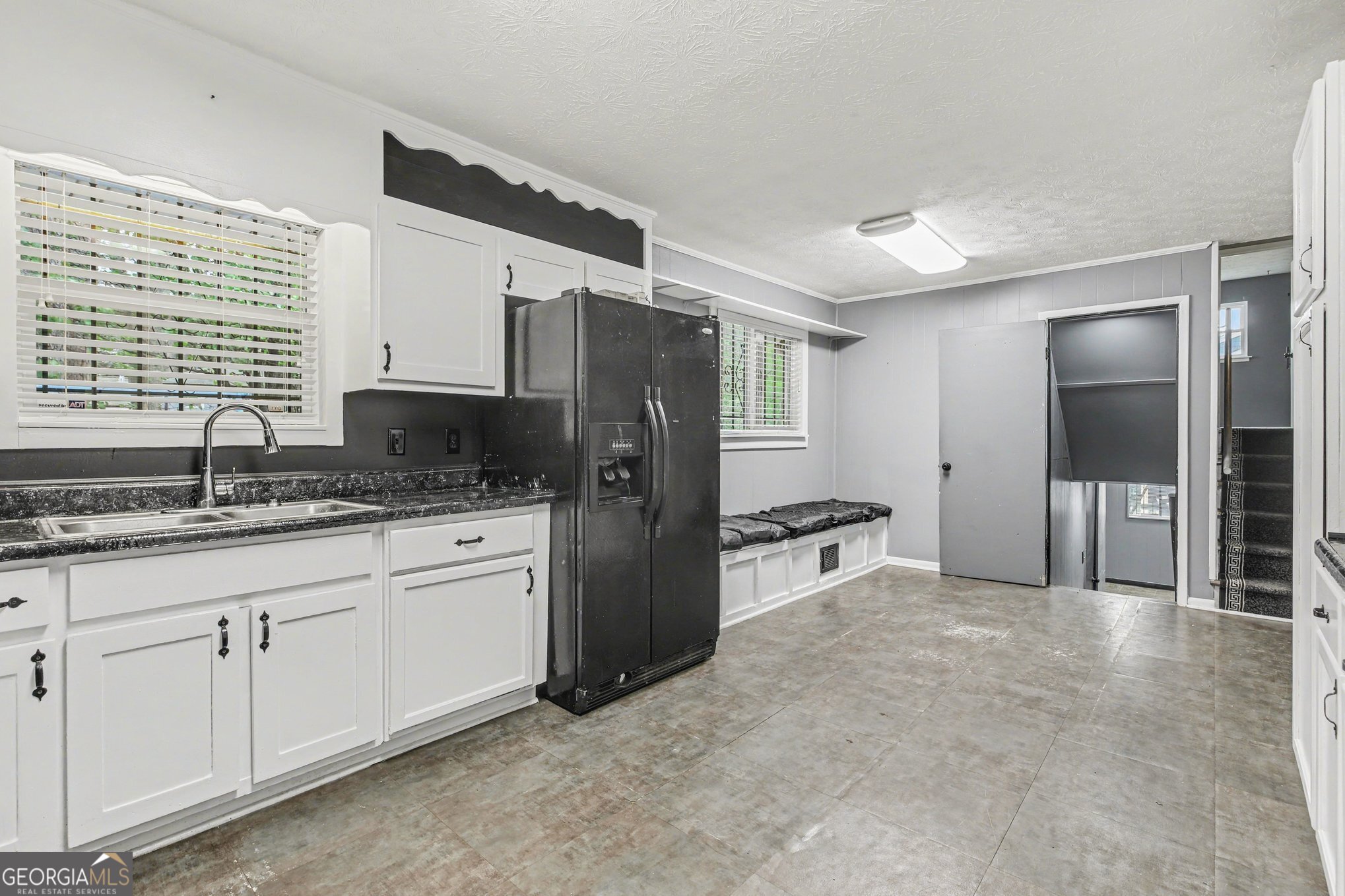 6084 Mount Zion BLVD