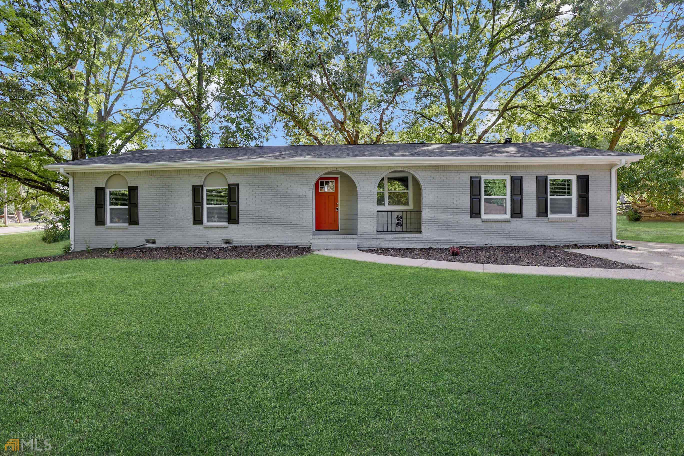 $1,000 flat deposit plus a free month rent for a 13-month lease (if qualified) You;ll love this Mediterranean home nestled on a corner lot. This home is impeccable with new paint and new flooring. This home has a huge master bedroom with a private bathroom and walk-in closet. The kitchen has stainless steel appliances and lots of cabinet space. Don't miss out! Be advised that the sq ft and other features provided may be approximate. Prices and/or availability dates may change without notice. Lease terms 12 months or longer. Application fee is a non-refundable $75 per adult over 18 years of age. One-time $200 Administrative fee due at move-in. Most homes are pet-friendly. Breed restrictions may apply. Rental insurance required.