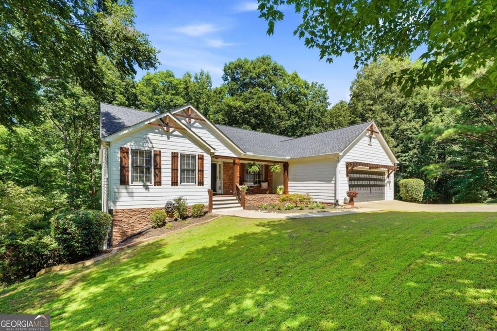 Photo of 212 Oak Hollow Court, White, GA 30184 (MLS # 10819451)