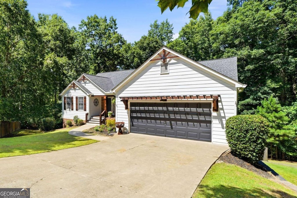 Photo of 212 Oak Hollow Court, White, GA 30184 (MLS # 10819451)