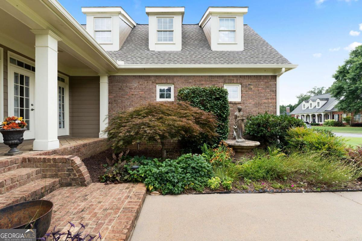 312 Briar Patch LN