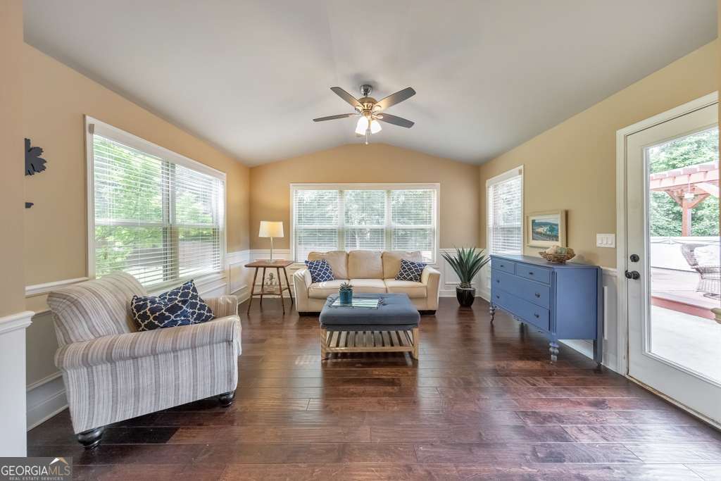 1637 Bunting Forest CT