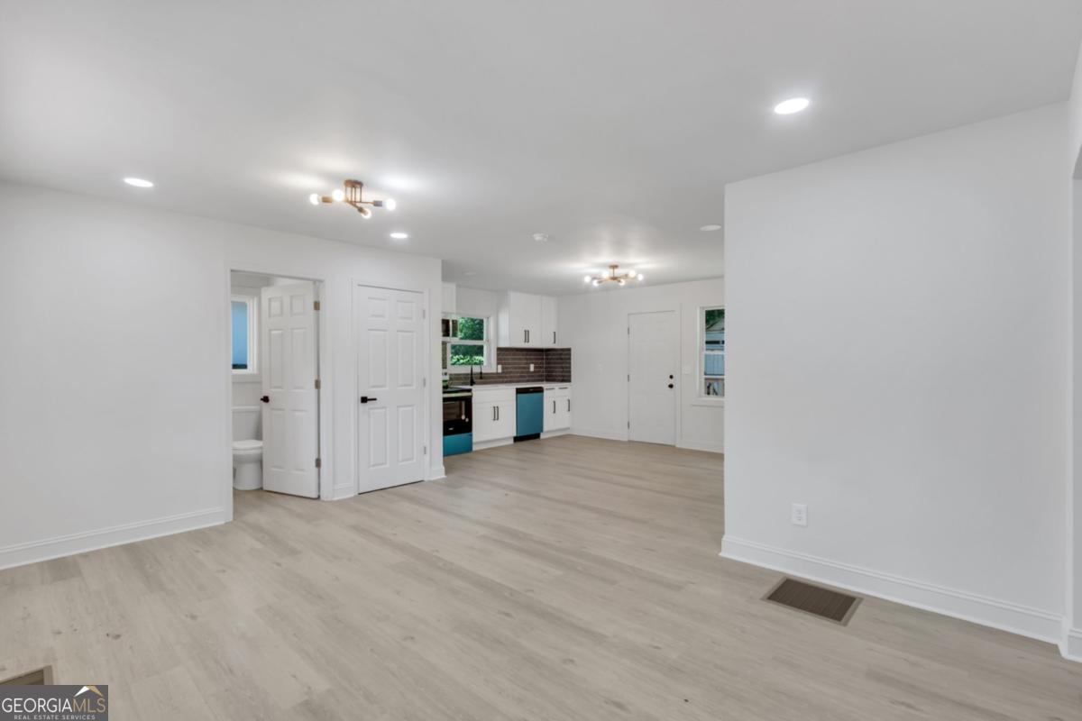 4443 Flat Shoals PKWY