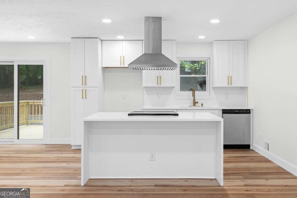 Photo of 412 Trotters Ridge Ridge, Lawrenceville, GA 30043 (MLS # 10807293)