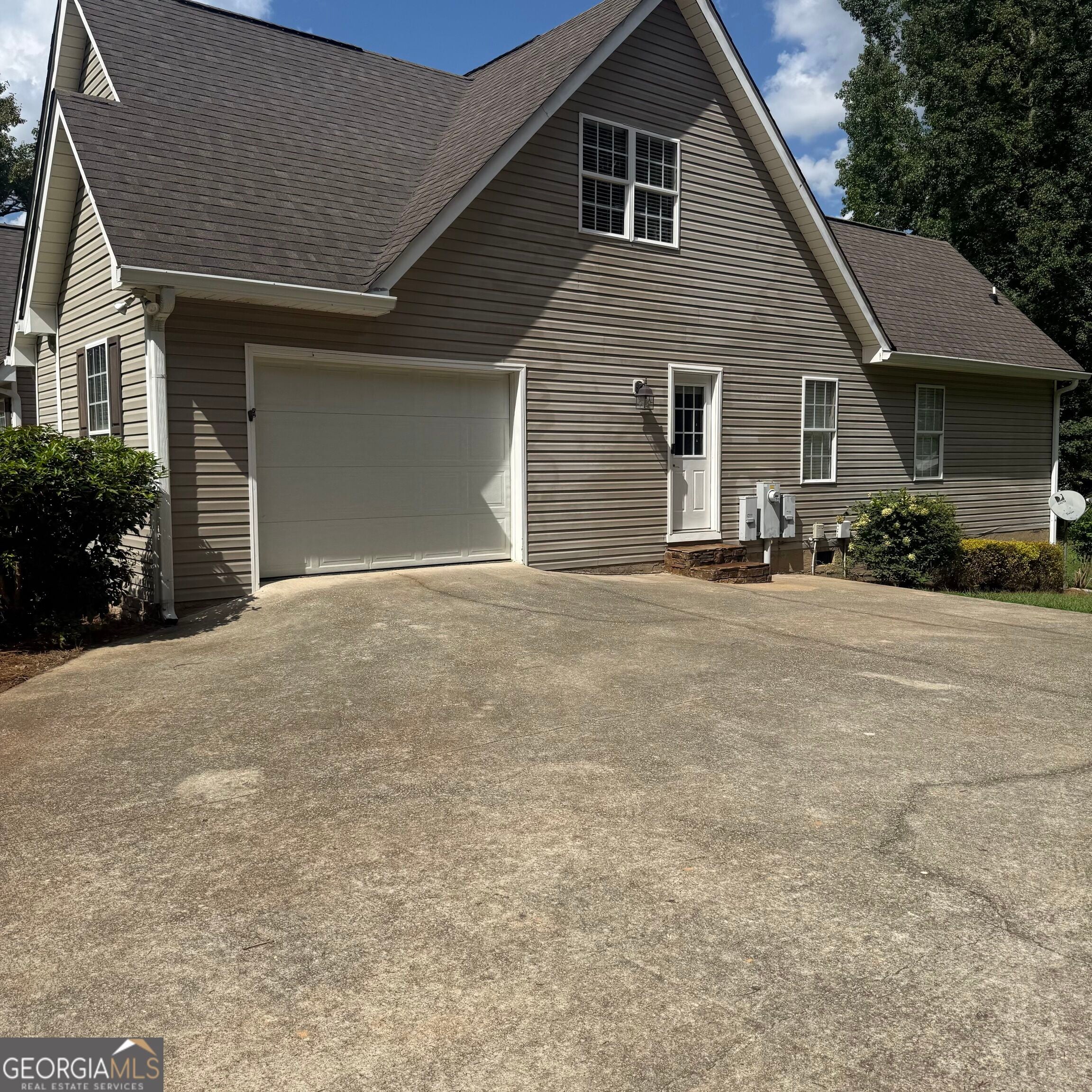 153 Dogwood DR