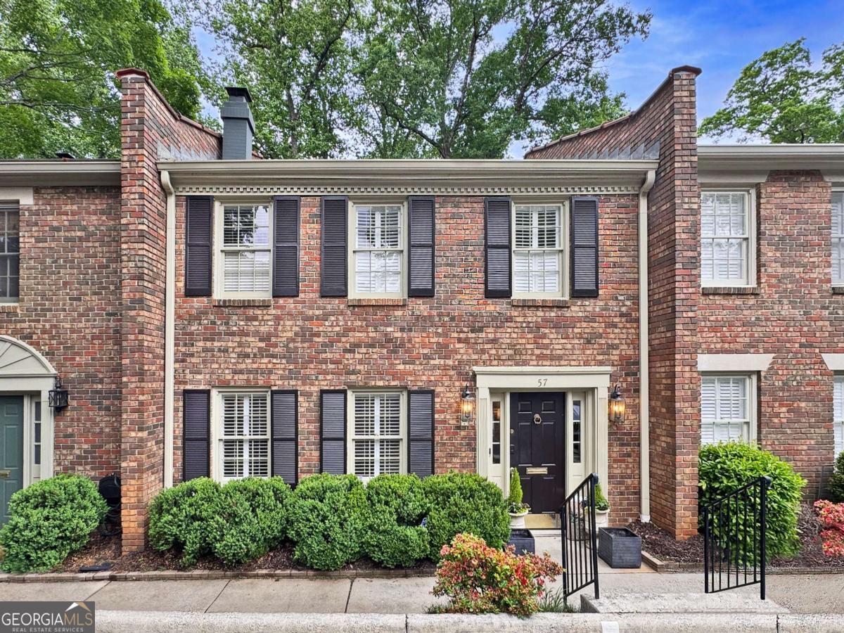 Olde Ivy Square - Residential
