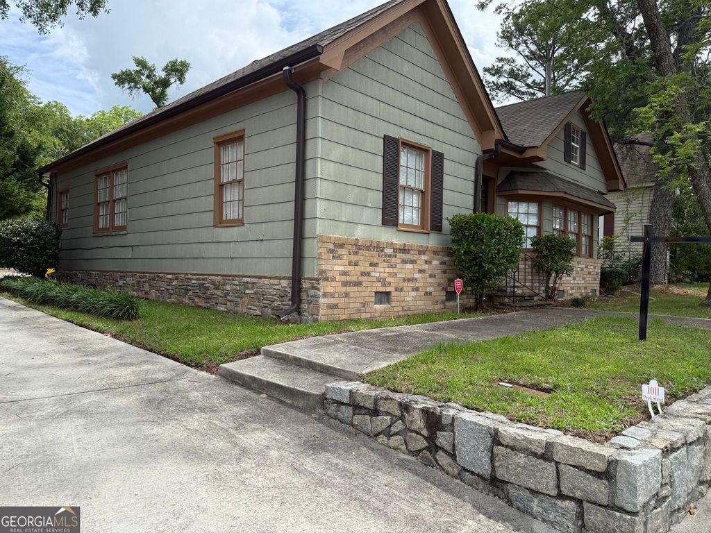 Photo of 1011 Peek Street NW, Conyers, GA 30012 (MLS # 10774689)