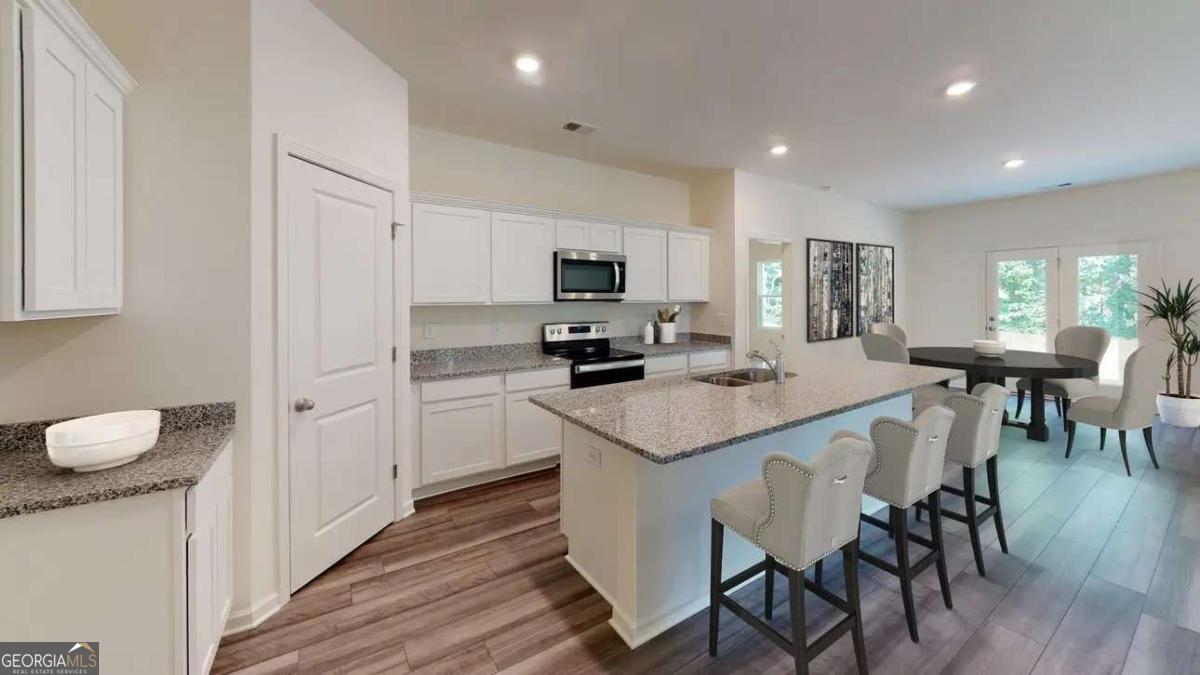 206 Silverton DR