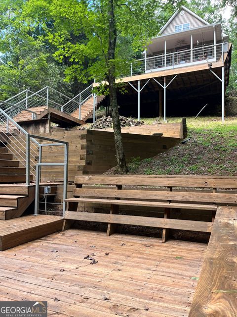 512 Running Deer RD Cleveland GA 30528