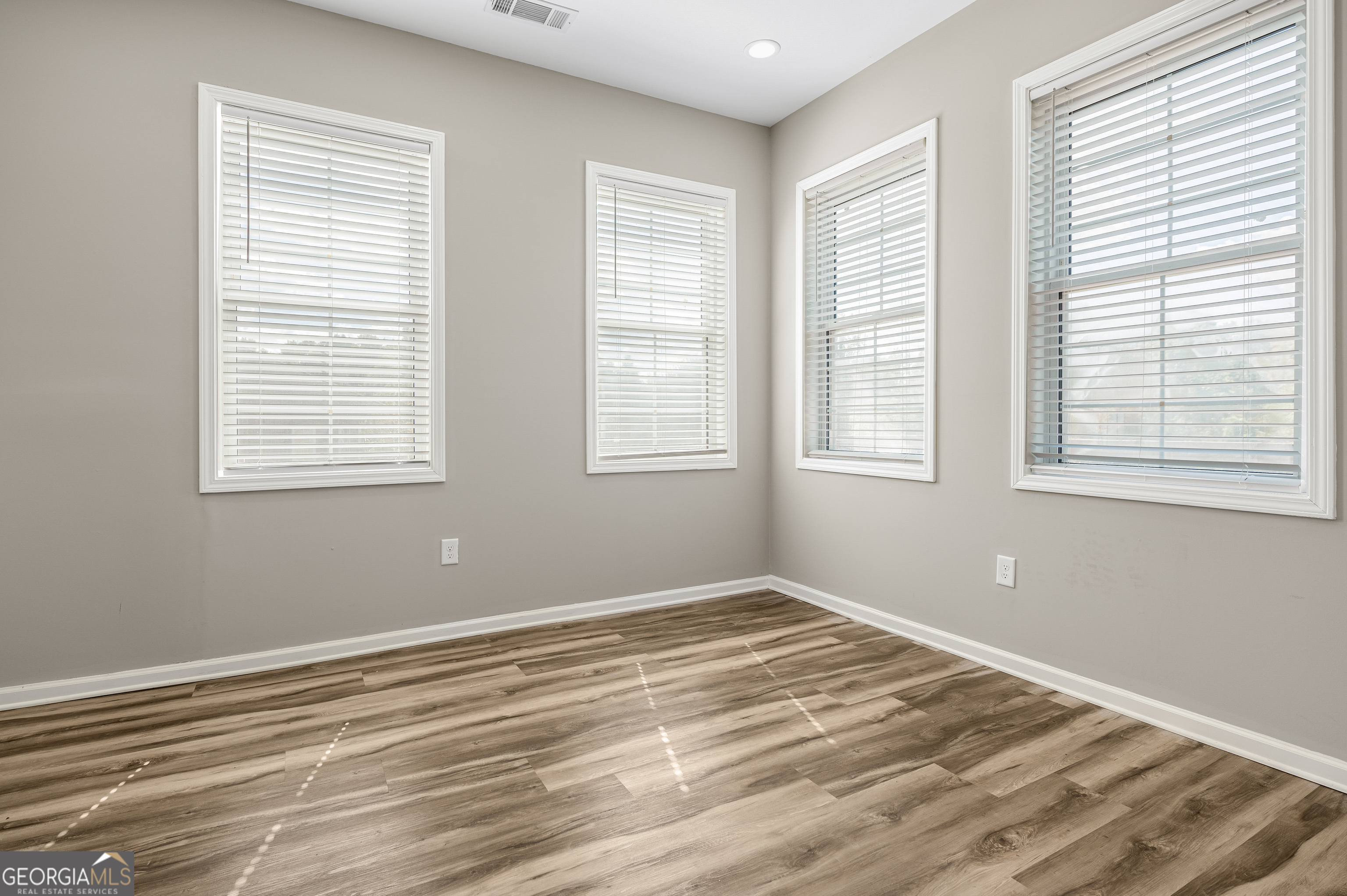 Atlantic Commons - Commercial Lease