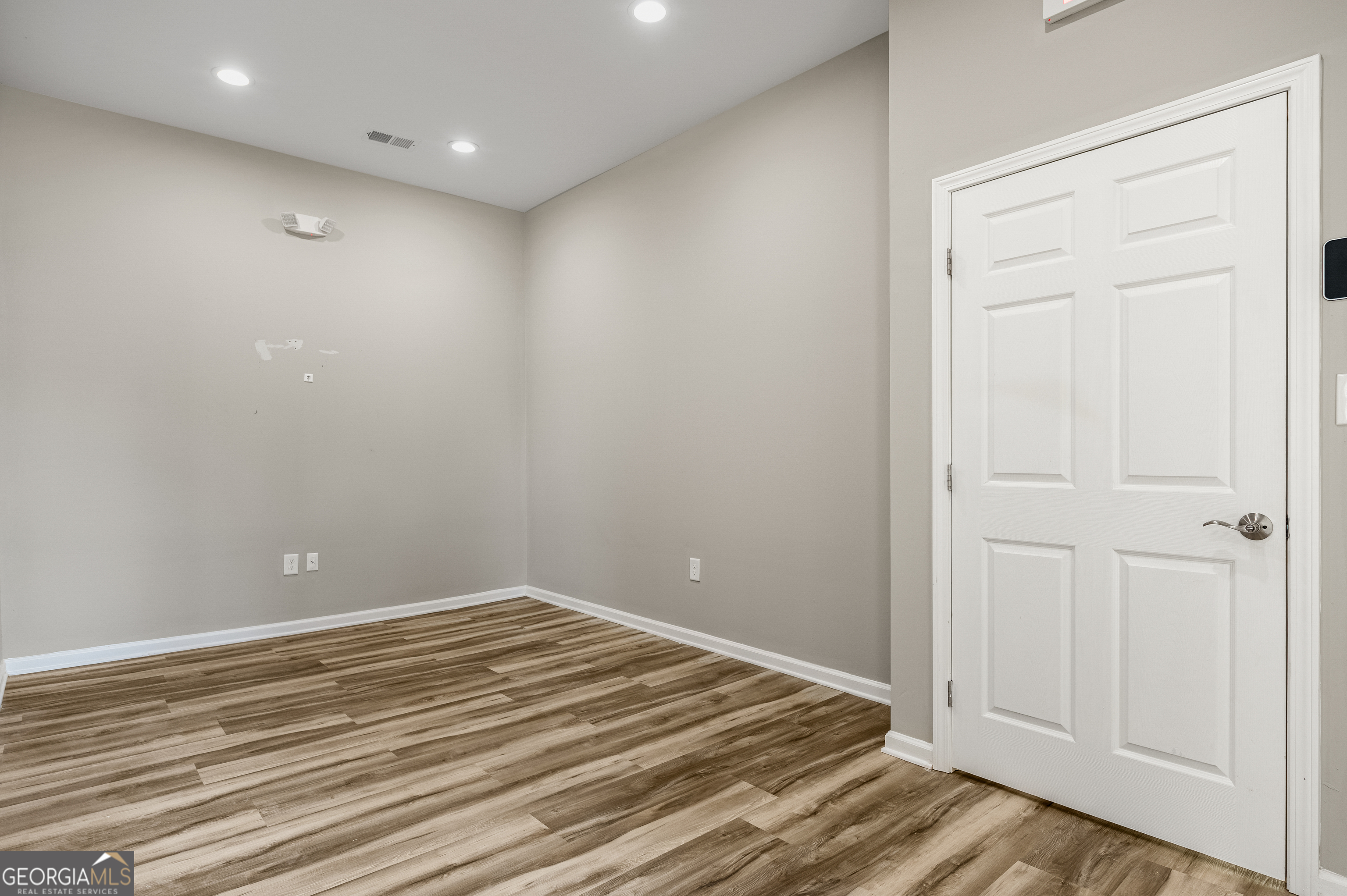 Atlantic Commons - Commercial Lease