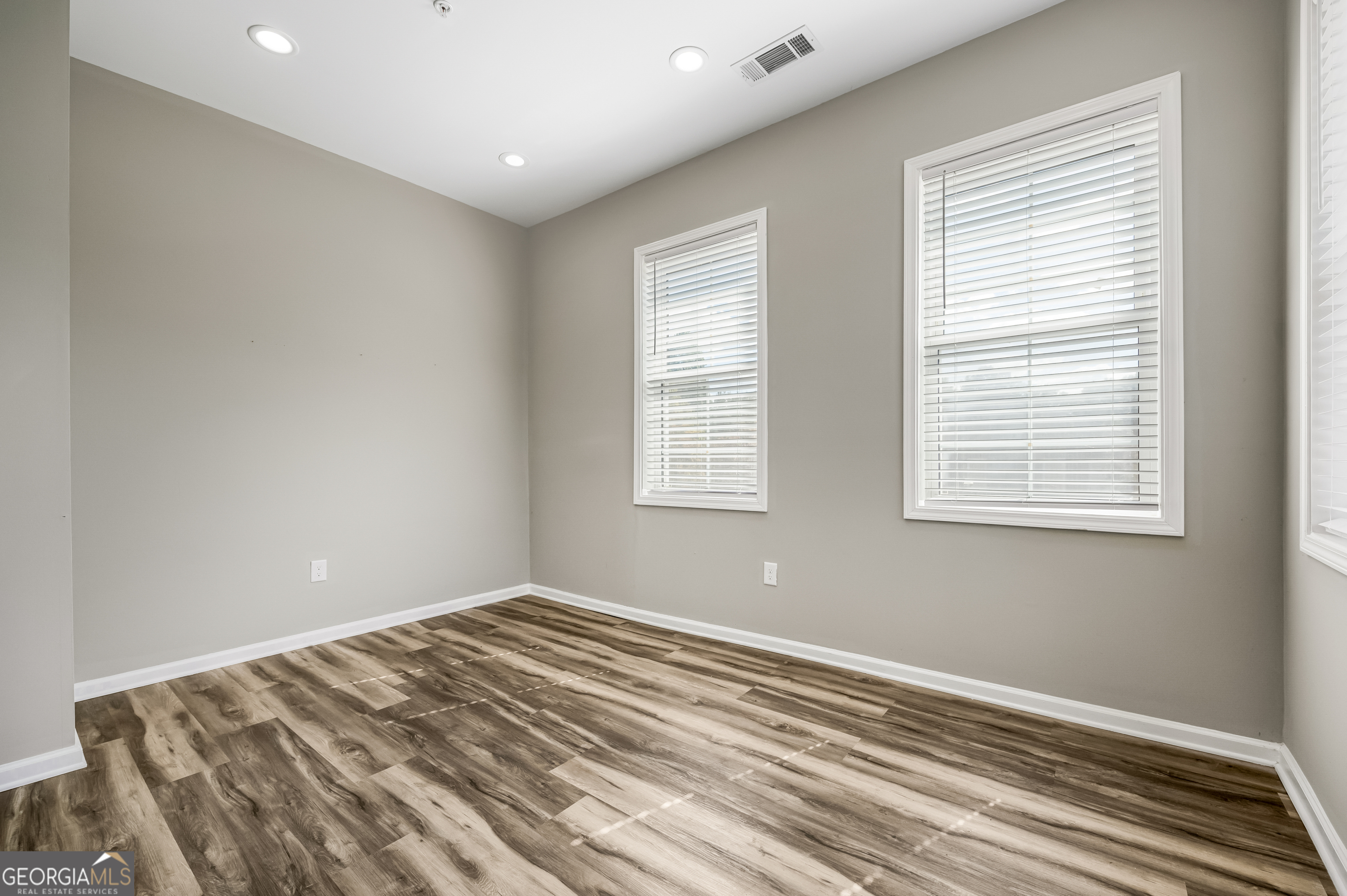 Atlantic Commons - Commercial Lease