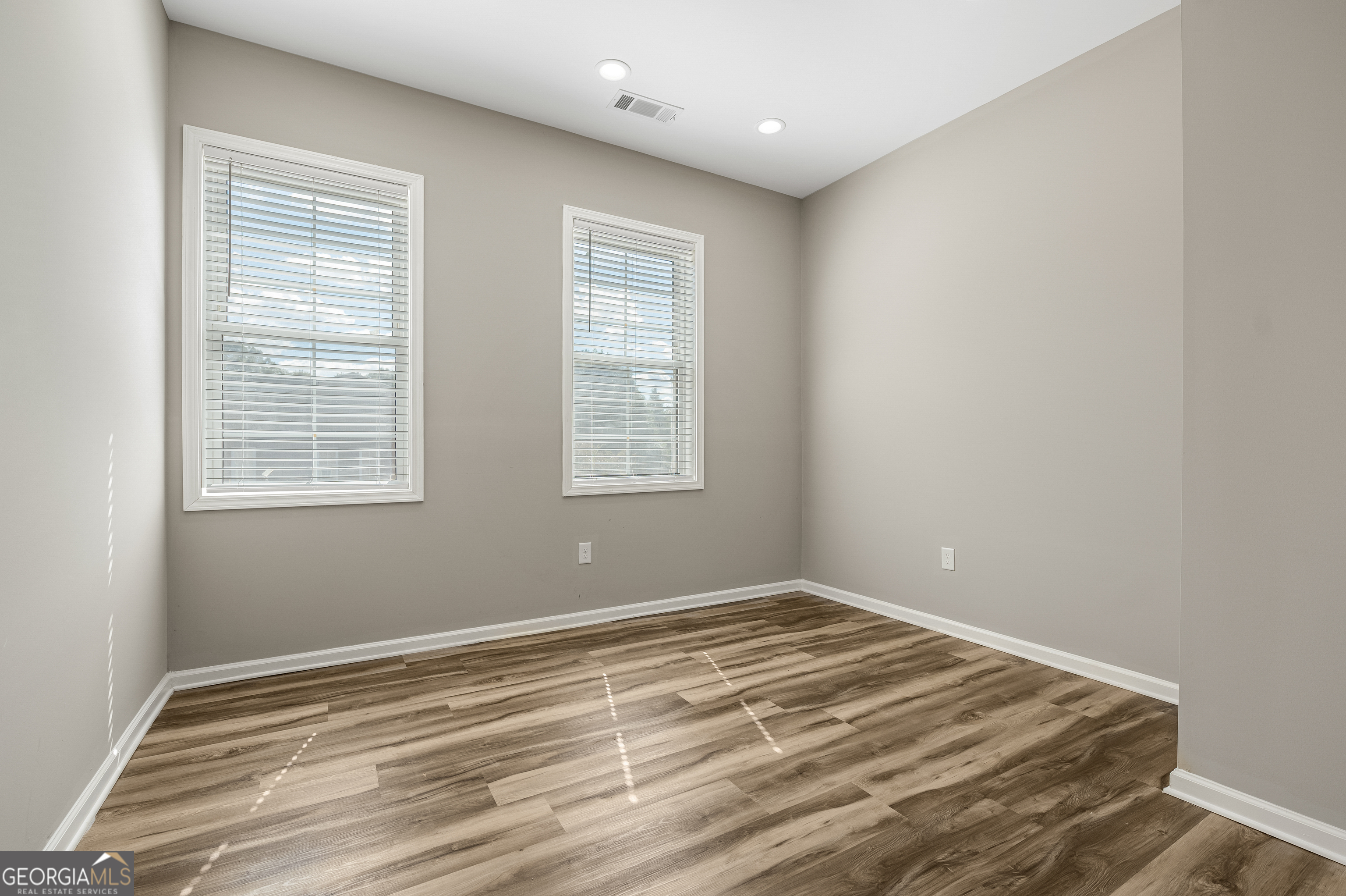 Atlantic Commons - Commercial Lease