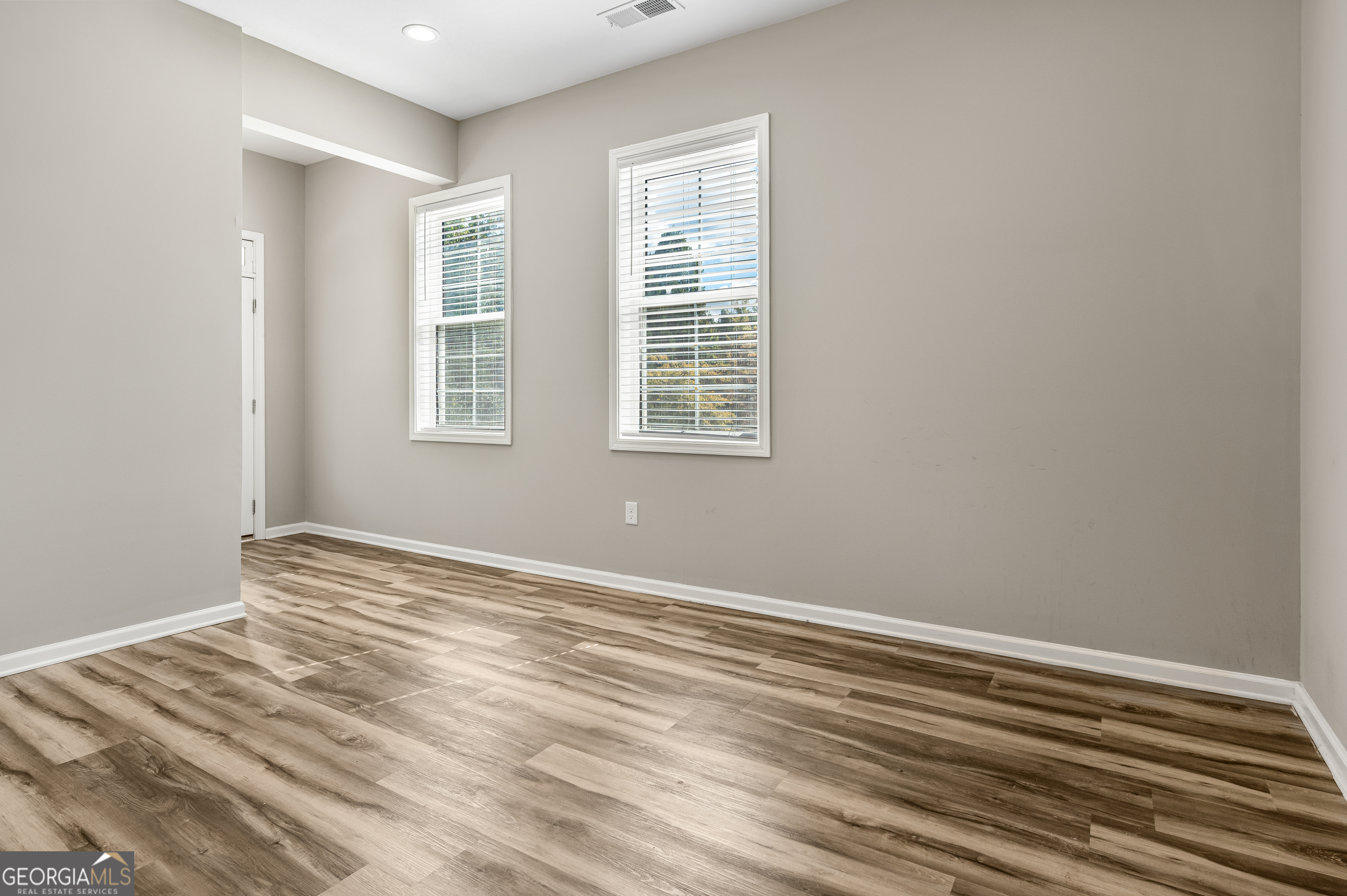 Atlantic Commons - Commercial Lease