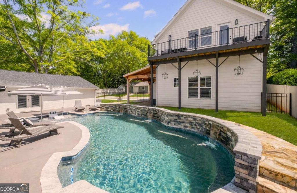 Photo of 8175 Main Street, Woodstock, GA 30188 (MLS # 10660585)