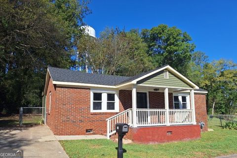 Photo of 713 Ave H, West Point, GA 31833 (MLS # 10613678)
