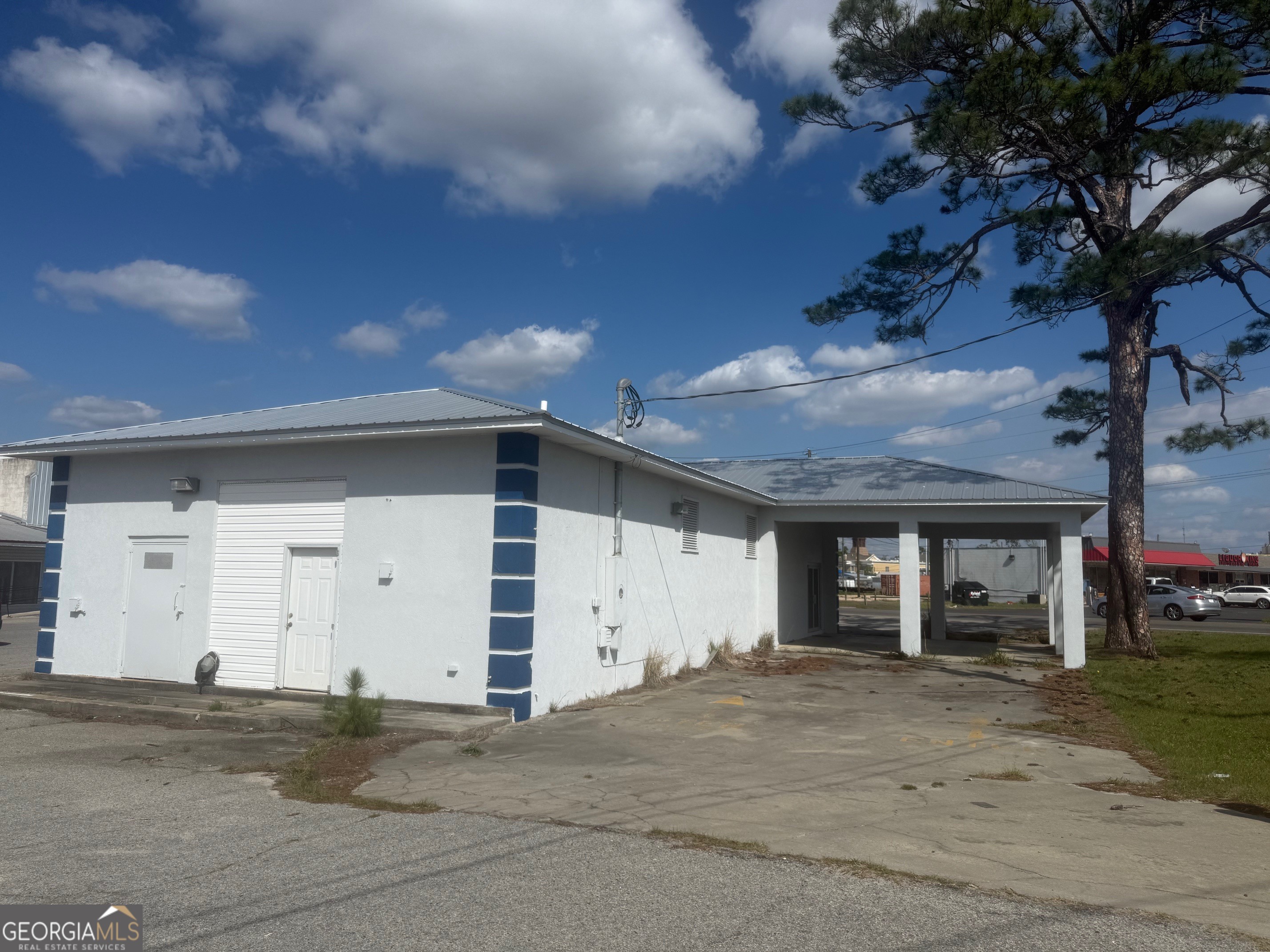 100 S Williams Street