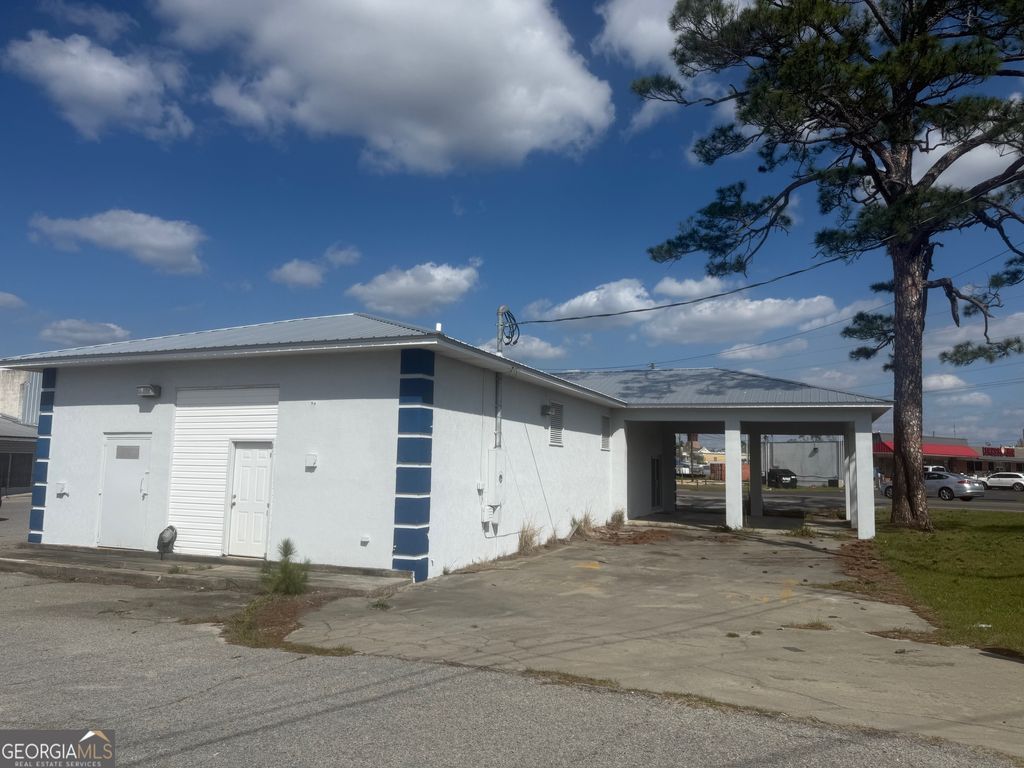 Photo of 100 S Williams St, Hazlehurst, GA 31539 (MLS # 10727748)