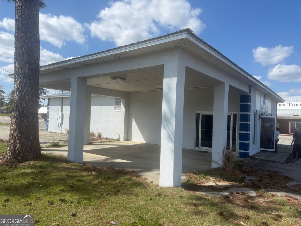 Photo of 100 S Williams St, Hazlehurst, GA 31539 (MLS # 10727748)