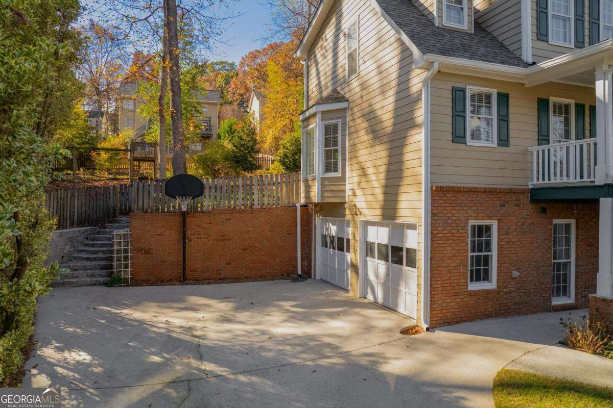 FLOWERS CROSSING - Residential