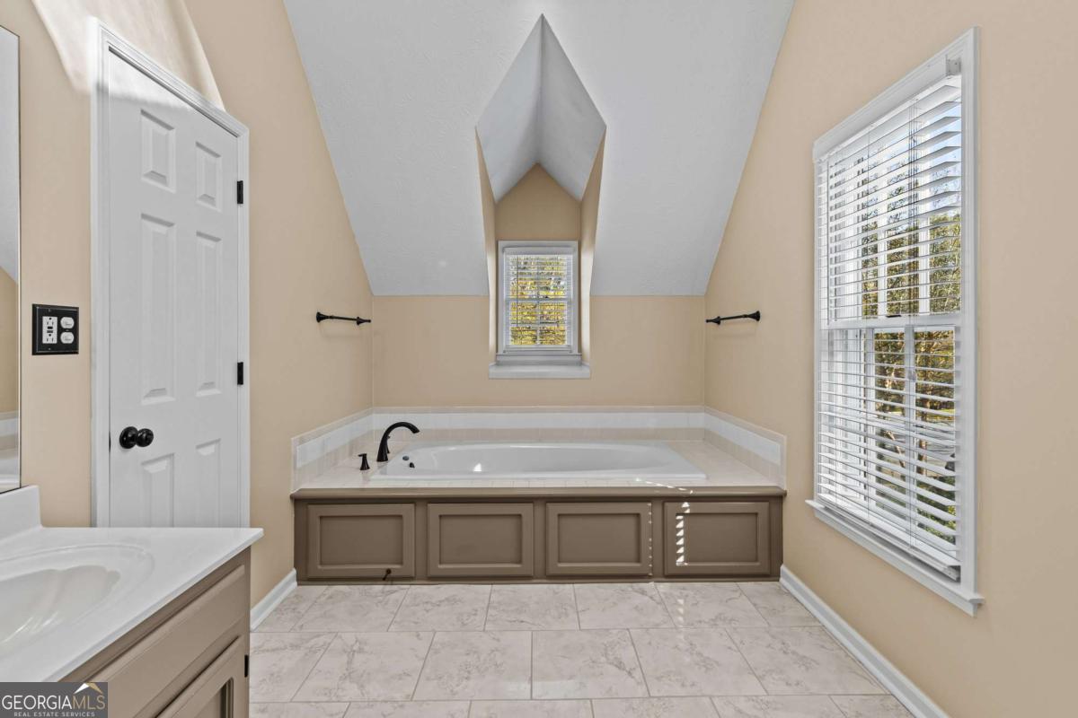 FLOWERS CROSSING - Residential