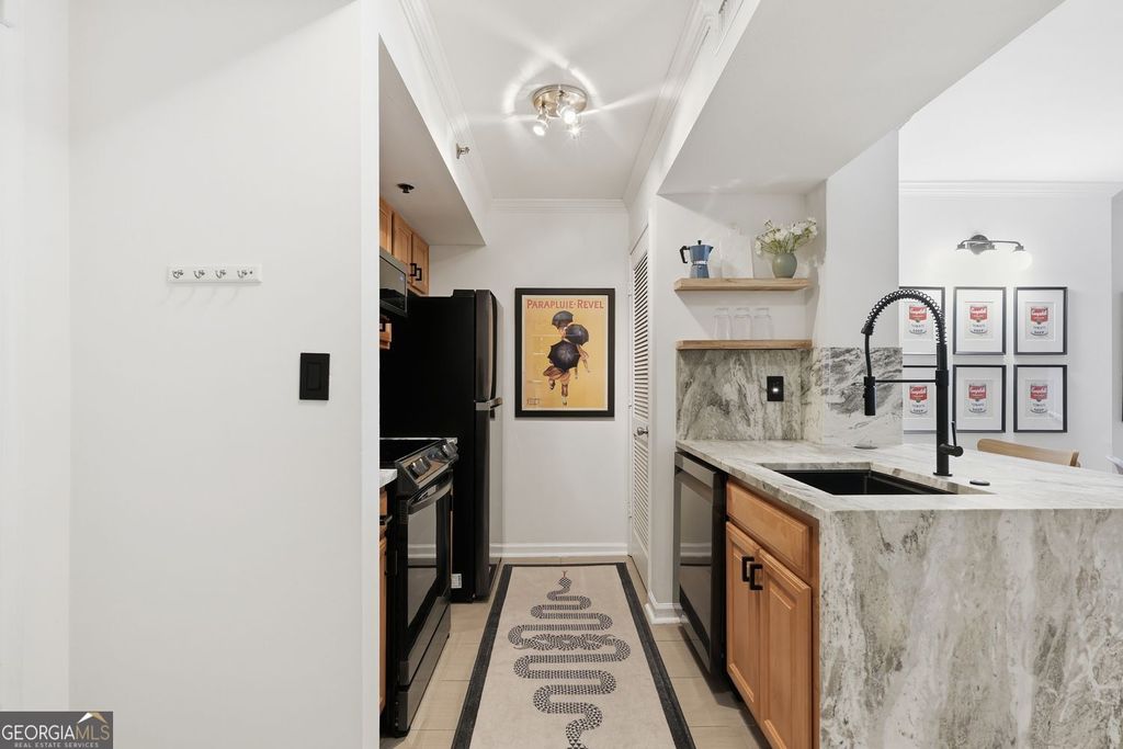 Photo of 795 Hammond Drive #603, Sandy Springs, GA 30328 (MLS # 10802674)